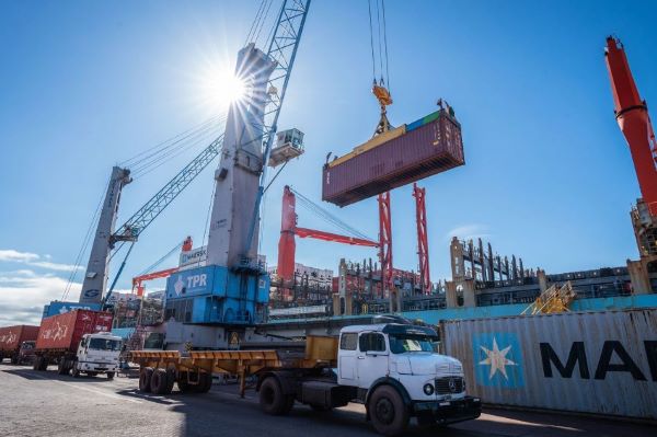 Cifras históricas en el movimiento de cargas en puertos y aeropuertos de la Provincia de Santa Fe